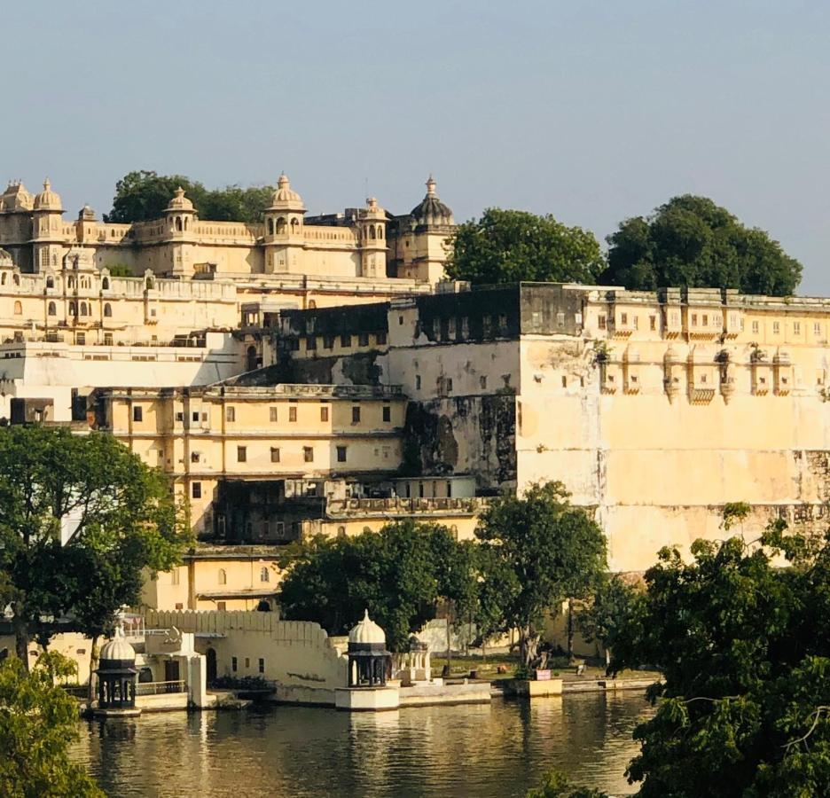 The Hostel Crown Udaipur Buitenkant foto