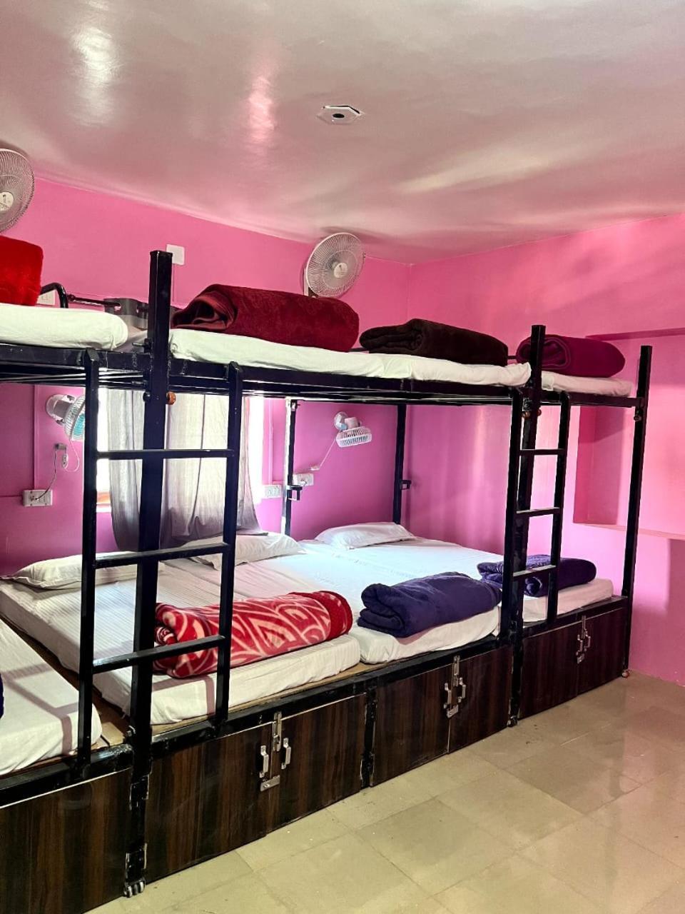The Hostel Crown Udaipur Buitenkant foto